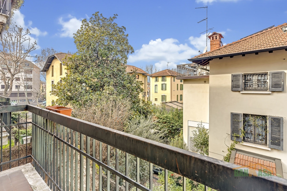 Appartamento in palazzina di 5 locali MILANO di 172 mq
