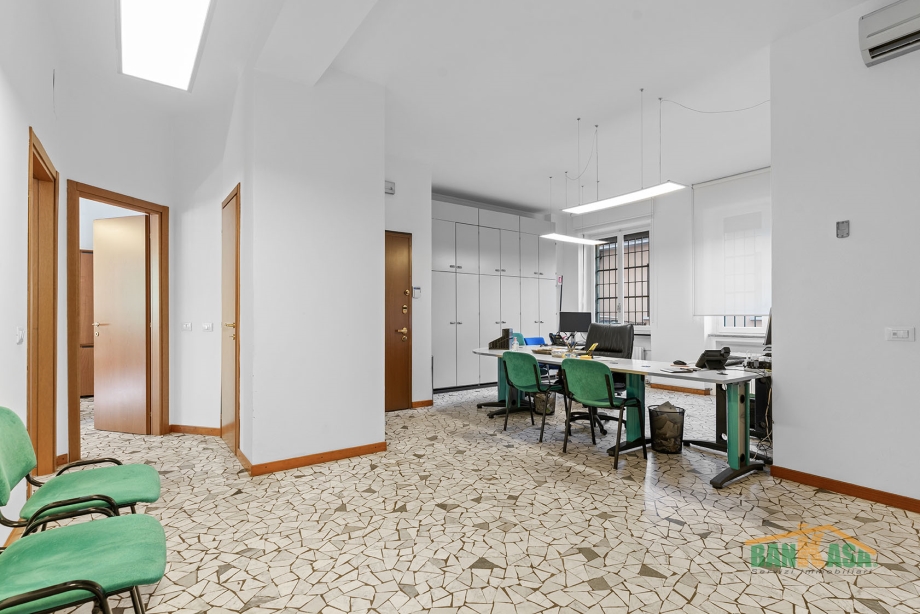 Appartamento in condominio di 5 locali 