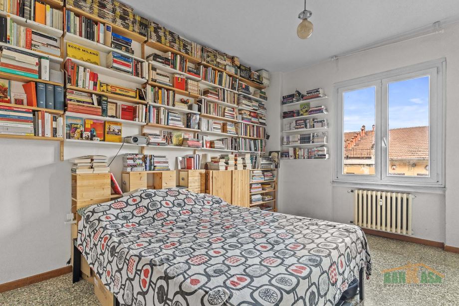 Casa di ringhiera di 2 locali 
