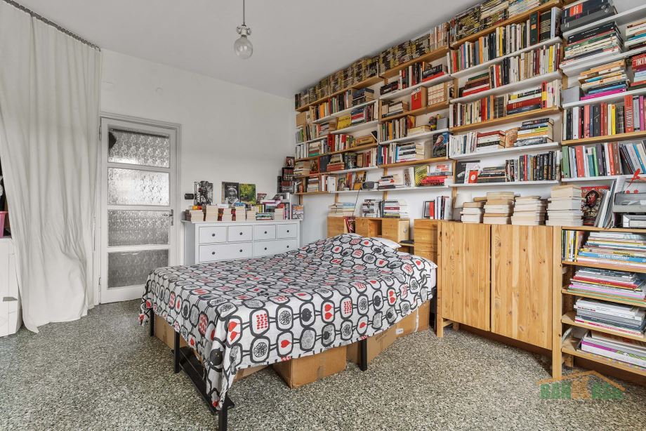 Casa di ringhiera di 2 locali 