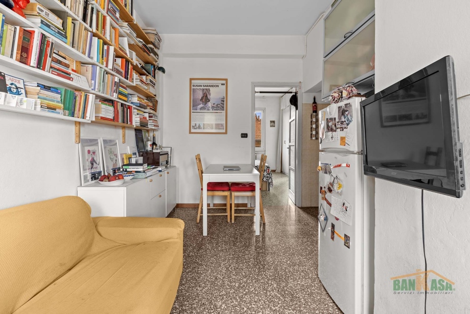Casa di ringhiera di 2 locali 
