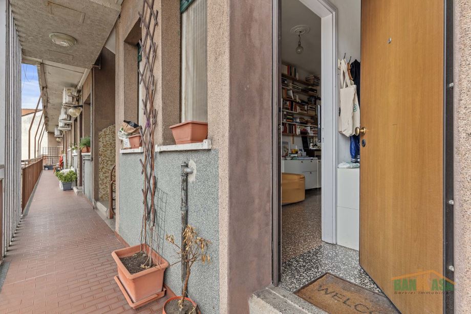 Casa di ringhiera di 2 locali 