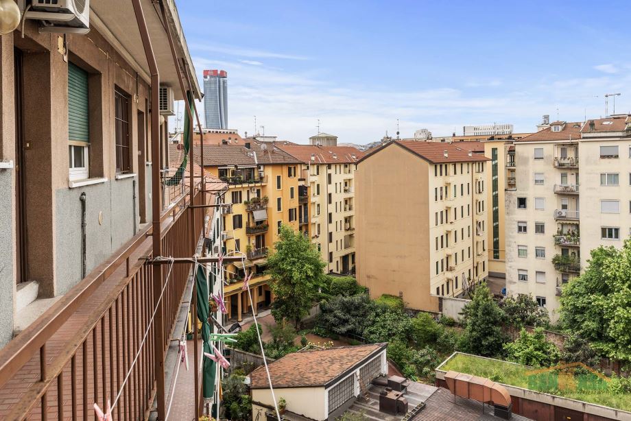 Casa di ringhiera di 2 locali 