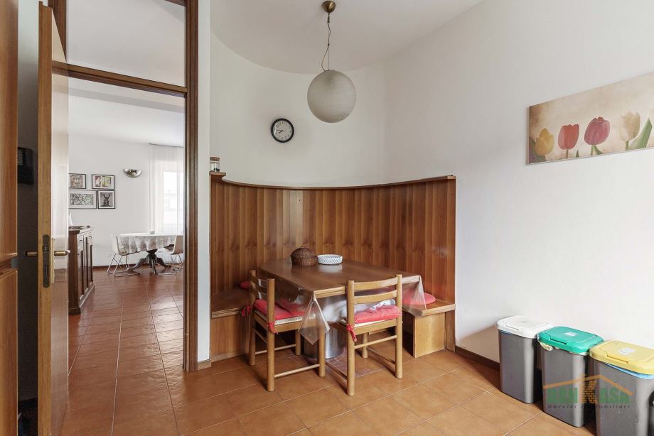 Porzione di villa trifamiliare di 3 locali 