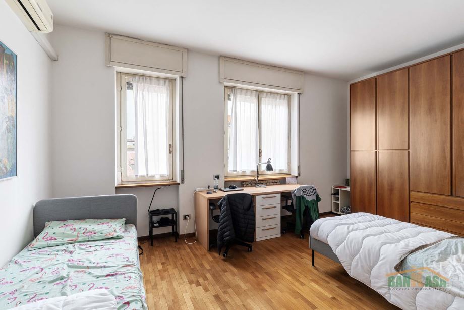 Porzione di villa trifamiliare di 3 locali 