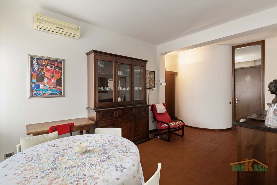 Porzione di villa trifamiliare di 3 locali 