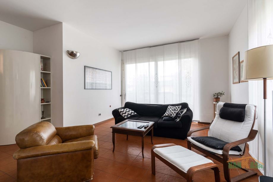 Porzione di villa trifamiliare di 3 locali 