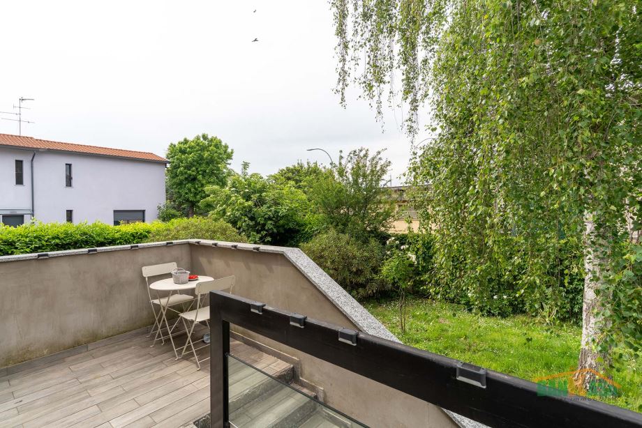 Porzione di villa trifamiliare di 3 locali 