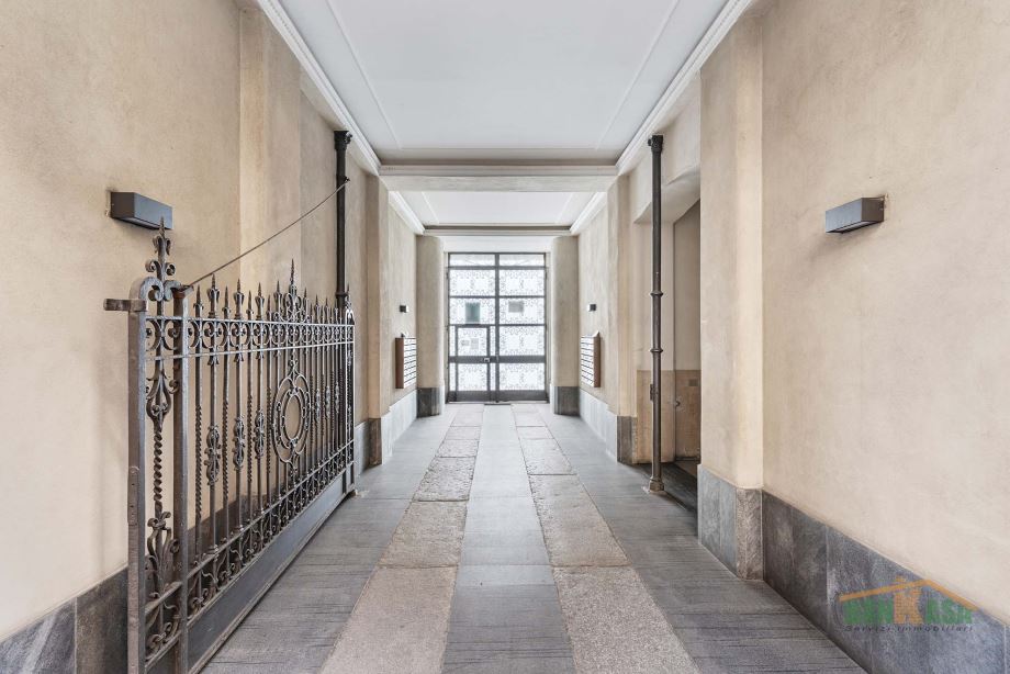 Casa di ringhiera di 2 locali 