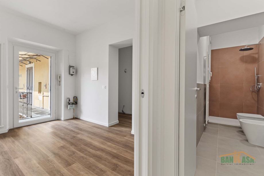 Casa di ringhiera di 2 locali 