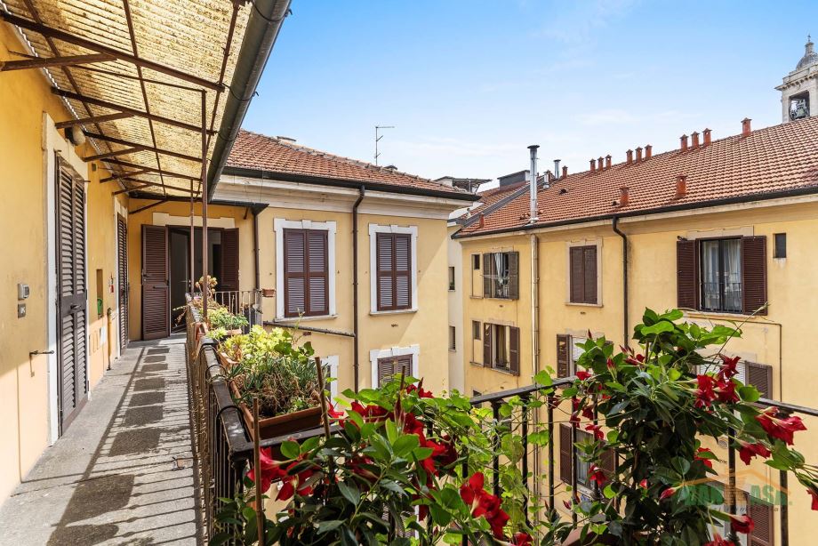 Casa di ringhiera di 2 locali 