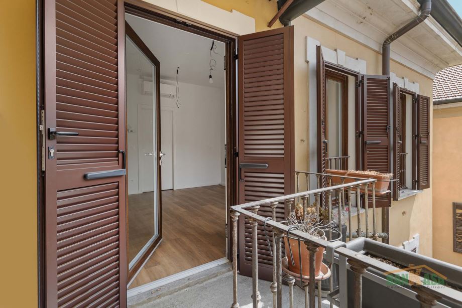 Casa di ringhiera di 2 locali 
