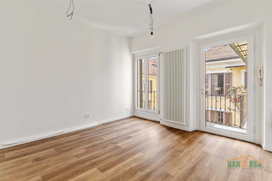 Casa di ringhiera di 2 locali 