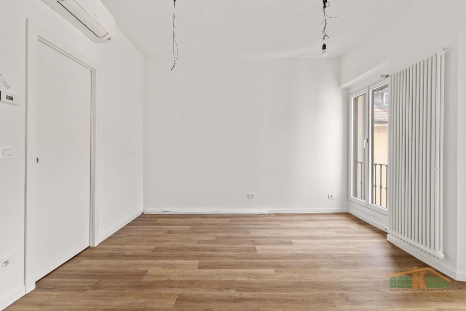 Casa di ringhiera di 2 locali 