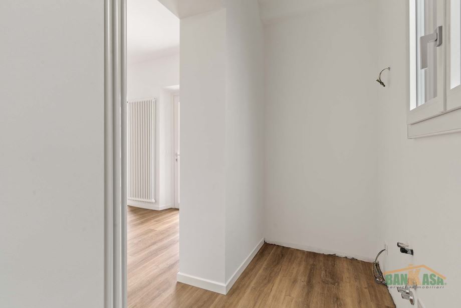 Casa di ringhiera di 2 locali 