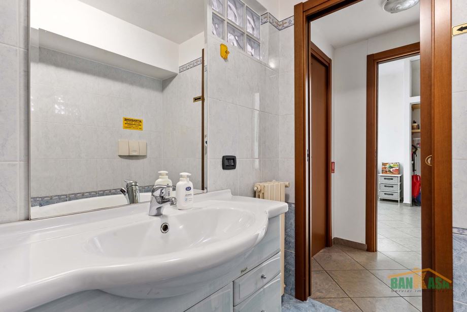 Casa di ringhiera di 2 locali 