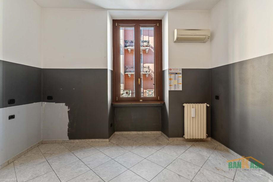 Casa di ringhiera di 2 locali 