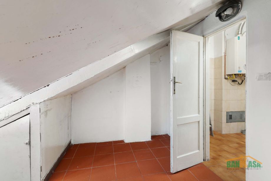 Casa di ringhiera di 2 locali 