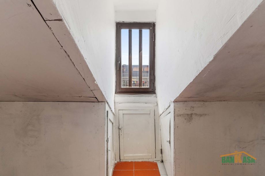 Casa di ringhiera di 2 locali 