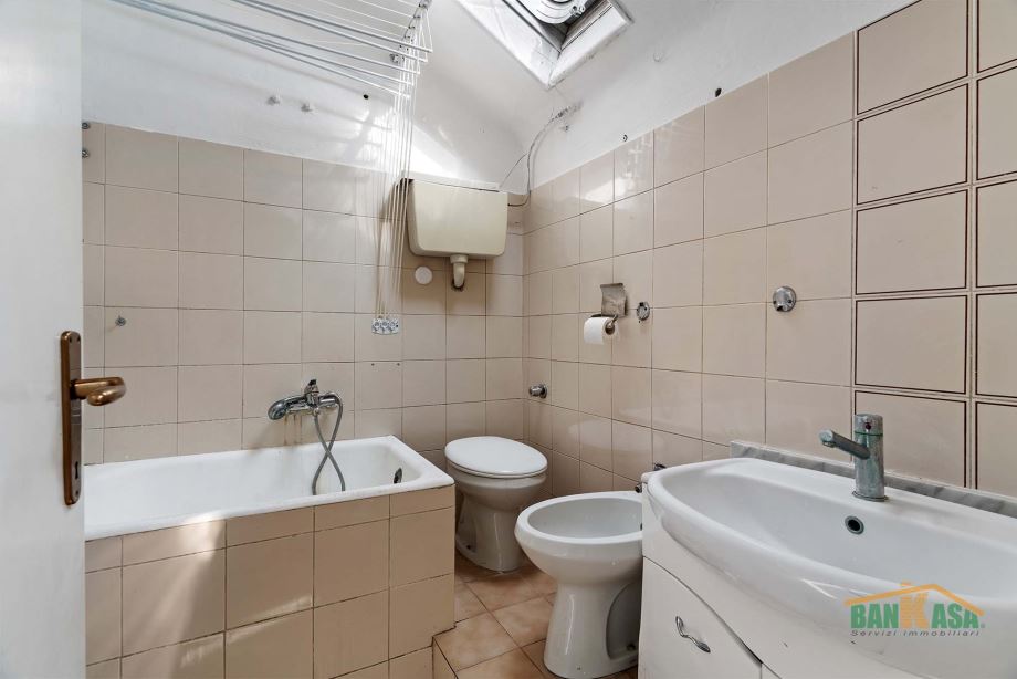 Casa di ringhiera di 2 locali 