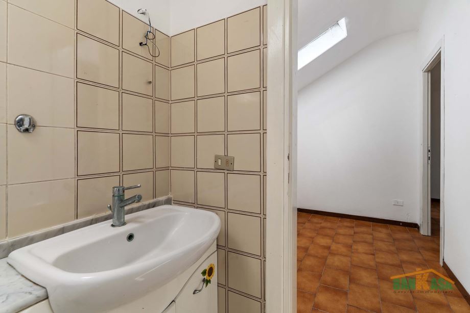 Casa di ringhiera di 2 locali 