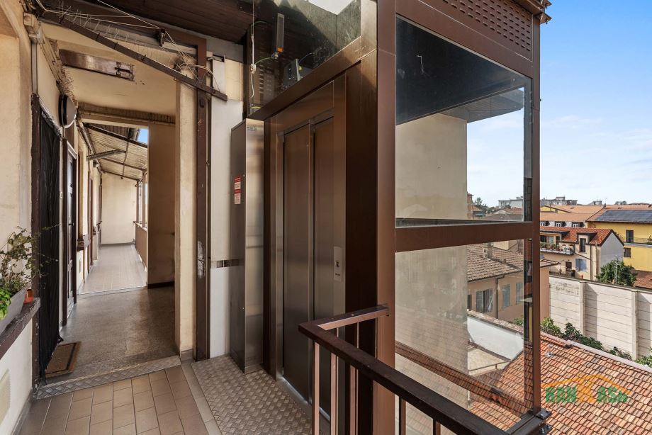 Casa di ringhiera di 2 locali 