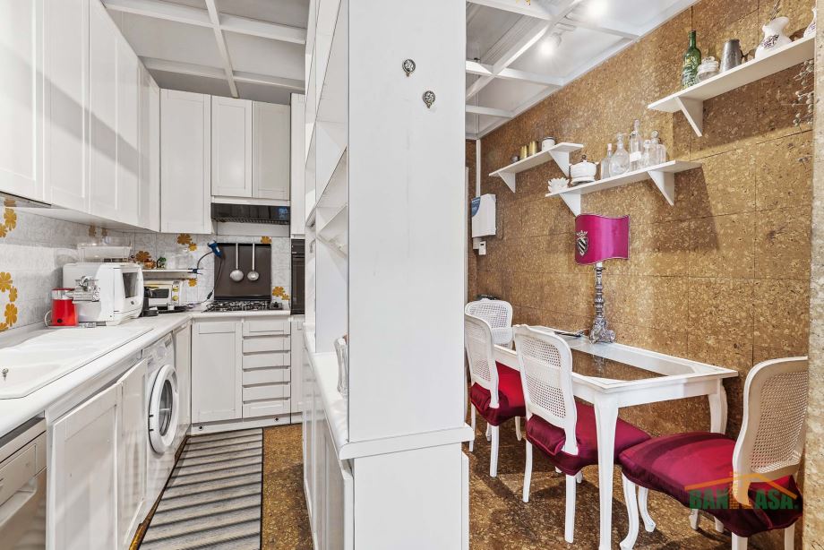 Appartamento in condominio di 6 locali 