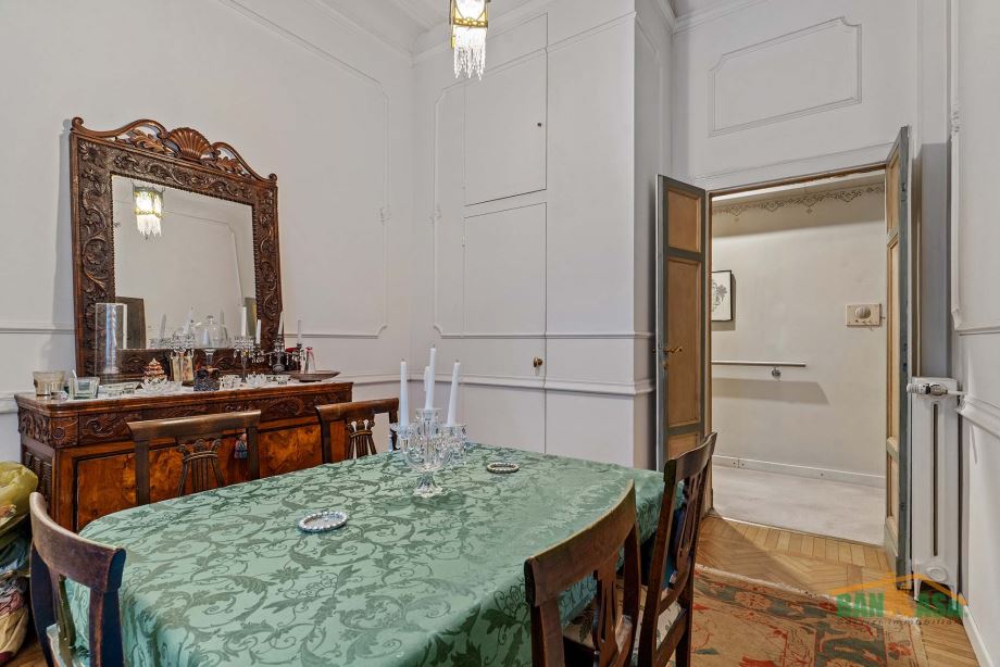 Appartamento in condominio di 6 locali 