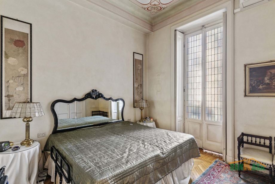 Appartamento in condominio di 6 locali 