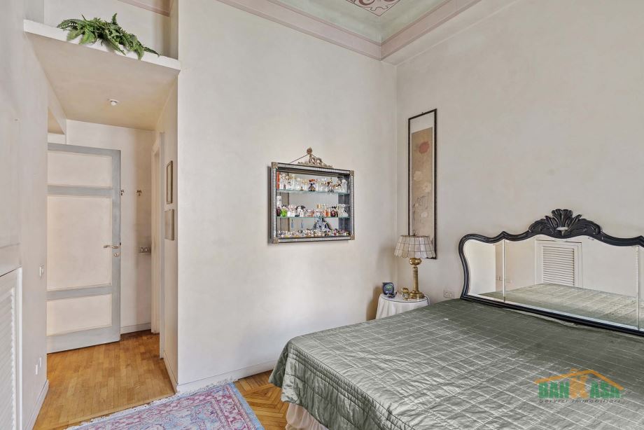 Appartamento in condominio di 6 locali 