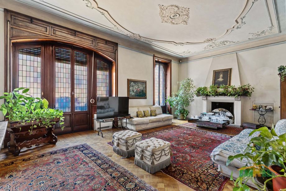 Appartamento in condominio di 6 locali 