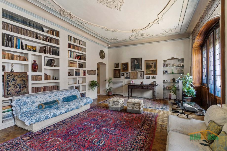 Appartamento in condominio di 6 locali 