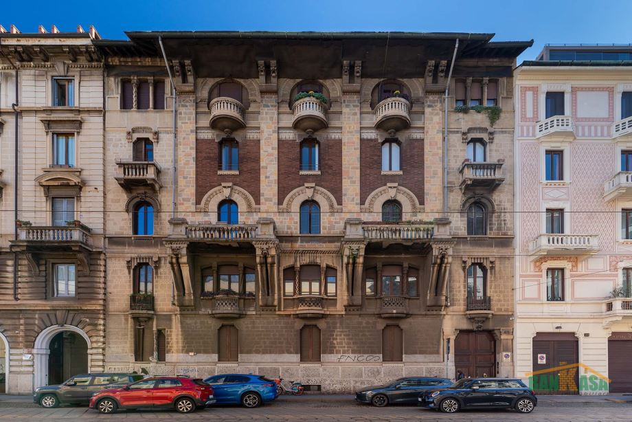 Appartamento in condominio di 6 locali 