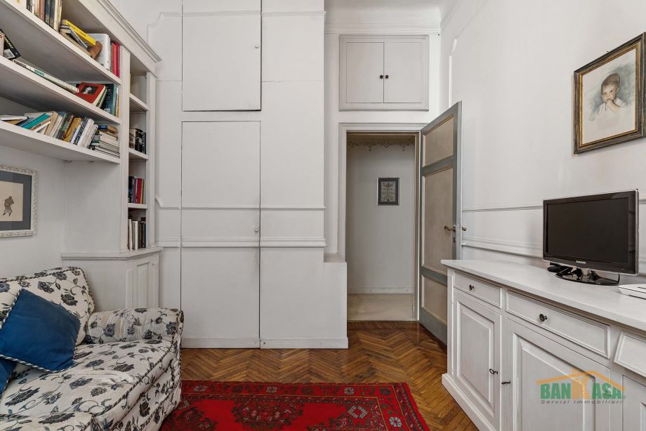 Appartamento in condominio di 6 locali 