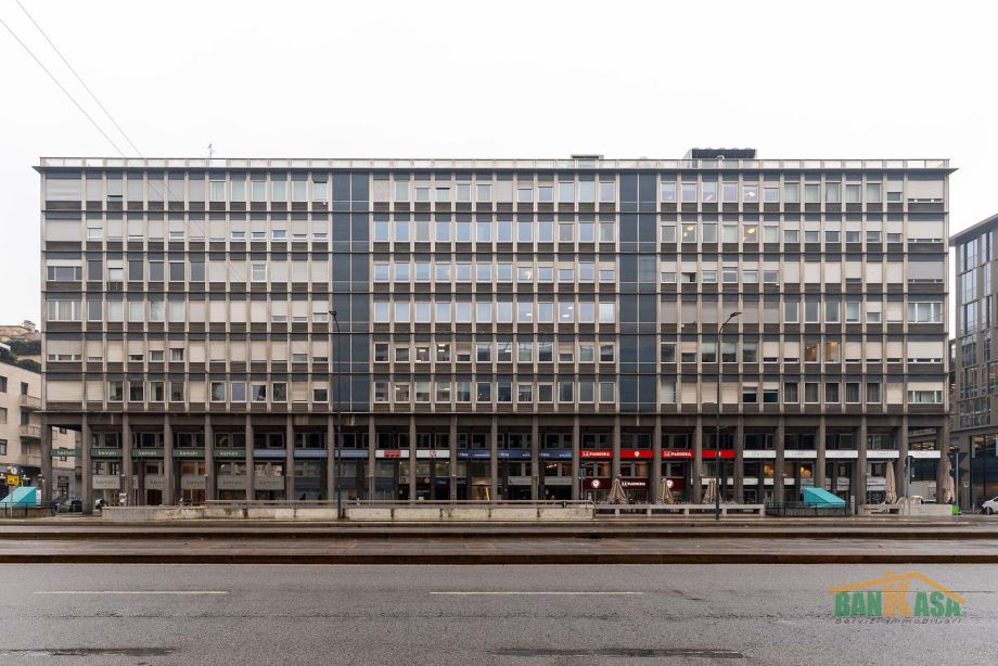 Appartamento in condominio di 5 locali 