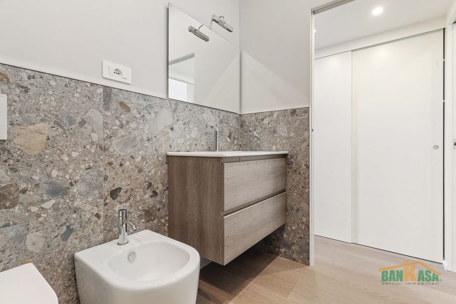 Casa di ringhiera di 2 locali 