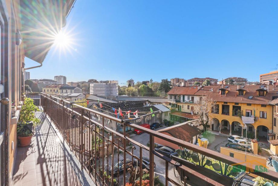 Casa di ringhiera di 2 locali 