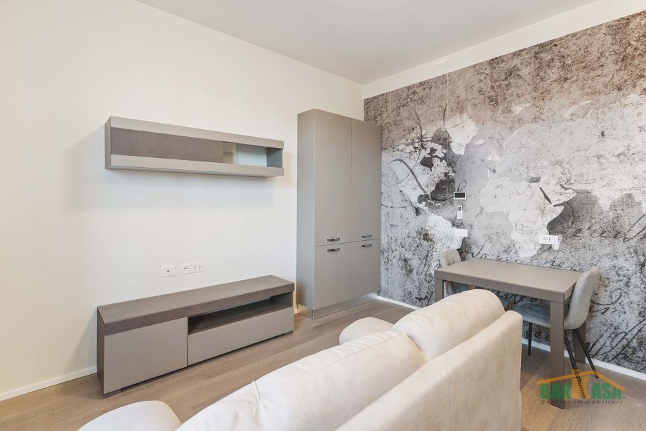 Casa di ringhiera di 2 locali 