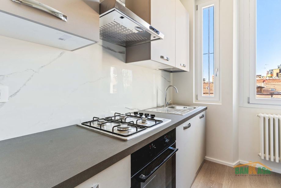 Casa di ringhiera di 2 locali 