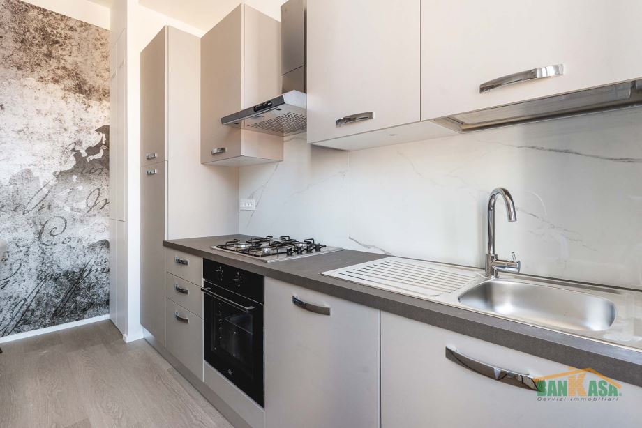 Casa di ringhiera di 2 locali 