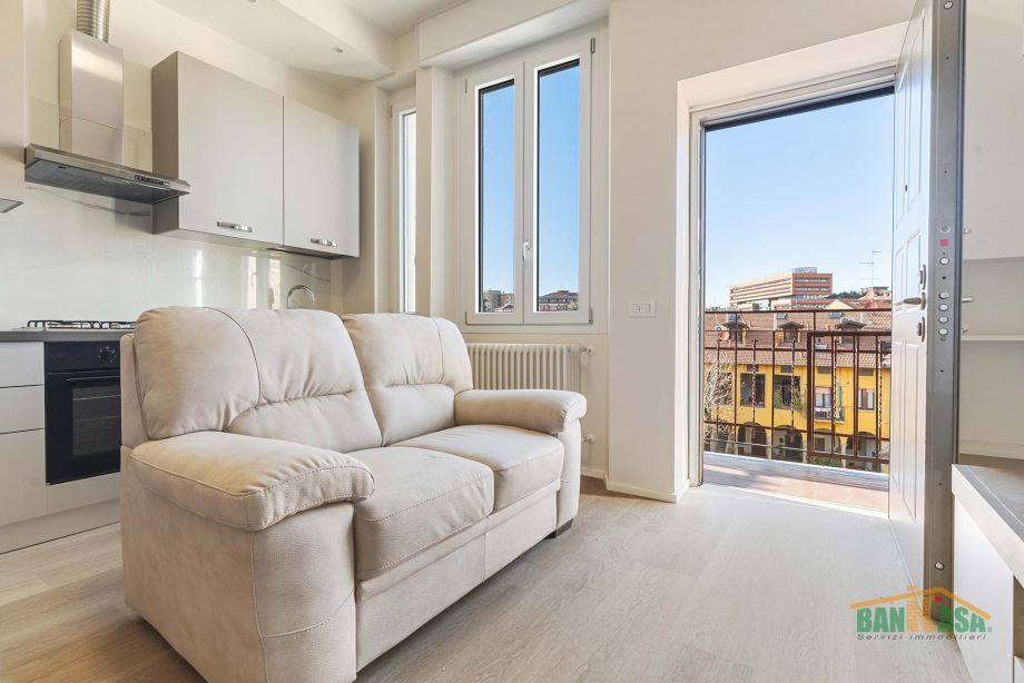 Casa di ringhiera di 2 locali 