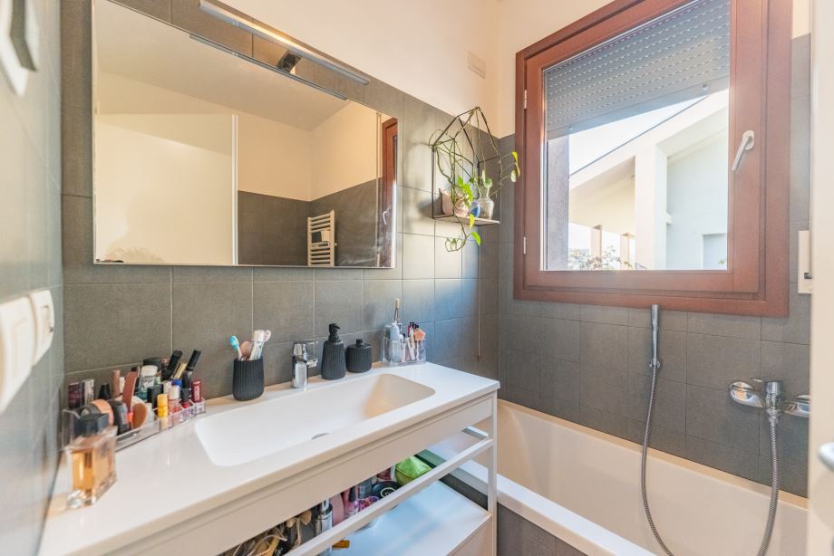 Appartamento in palazzina di 5 locali 