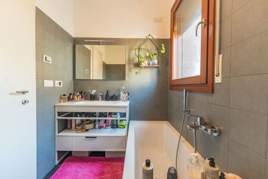 Appartamento in palazzina di 5 locali 