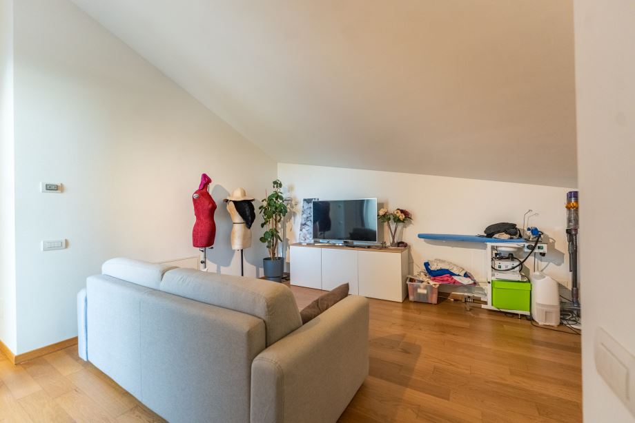 Appartamento in palazzina di 5 locali 