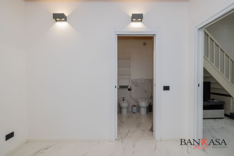 Casa di ringhiera di 2 locali 