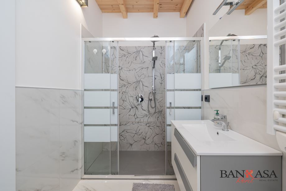 Casa di ringhiera di 2 locali 