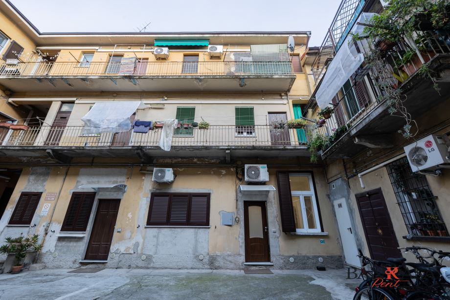 Casa di ringhiera di 2 locali 