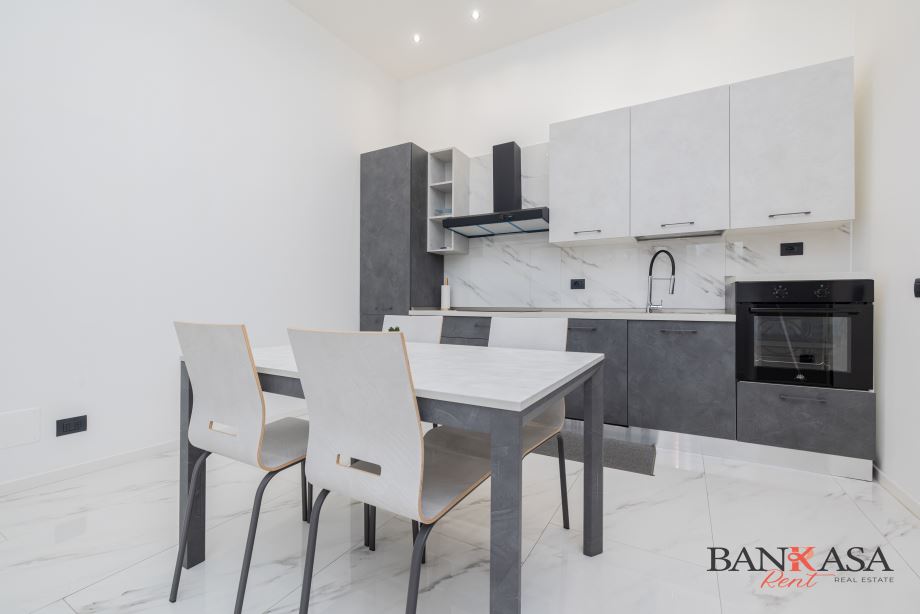 Casa di ringhiera di 2 locali 