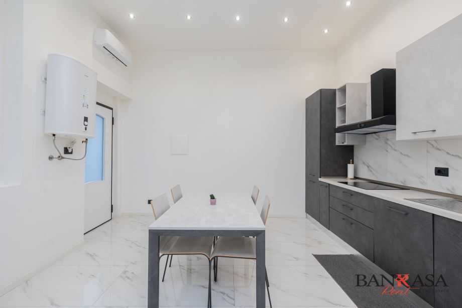 Casa di ringhiera di 2 locali 