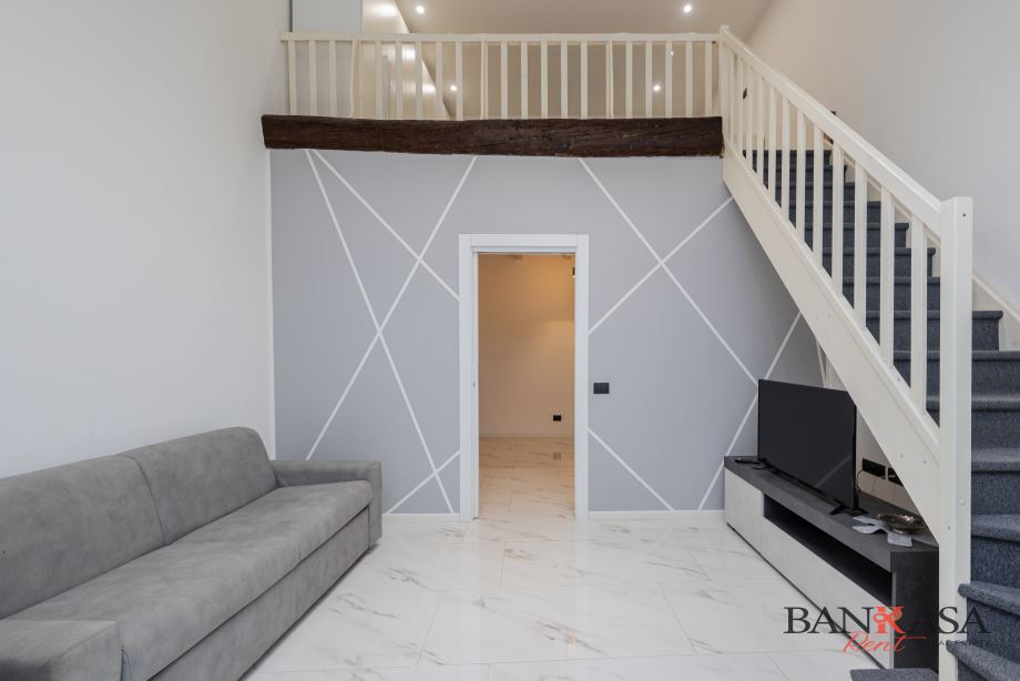 Casa di ringhiera di 2 locali 